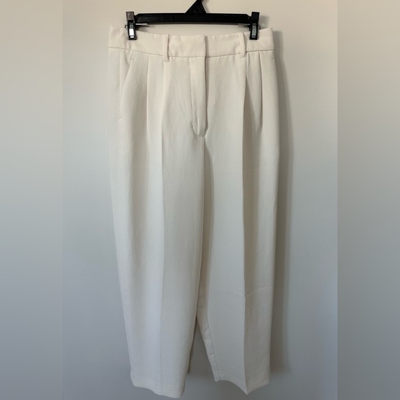 Aritzia Wilfred Carrot Pant - Picture 1 of 3